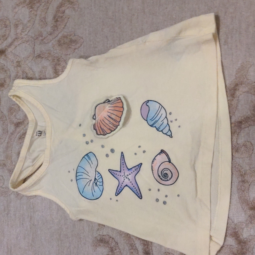 Adorable baby Gap tank size 4t